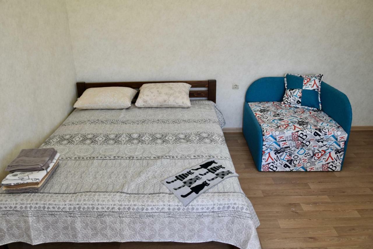 Три Кошки Otel Çornomorsk Dış mekan fotoğraf