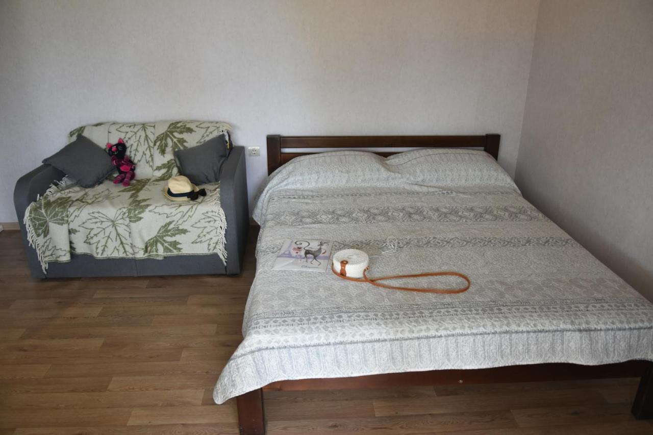 Три Кошки Otel Çornomorsk Dış mekan fotoğraf