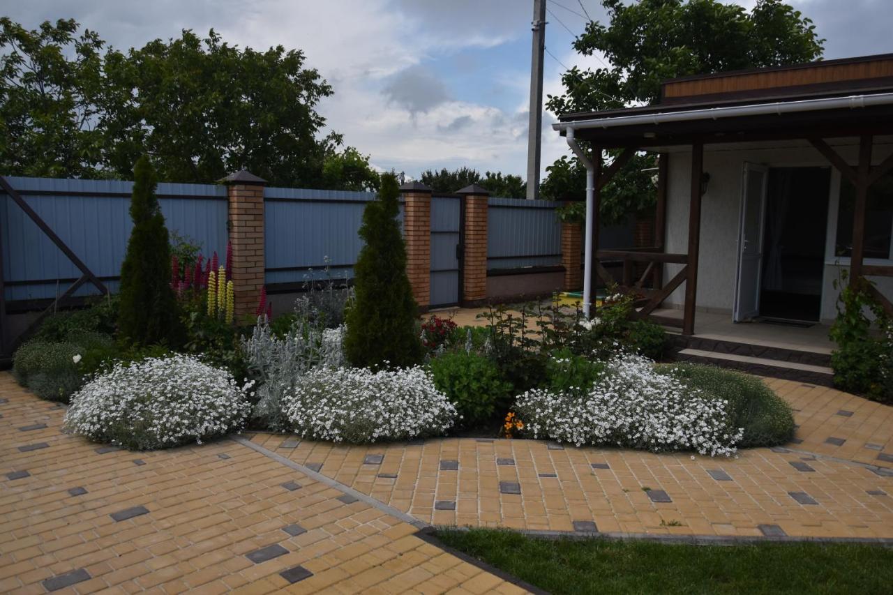 Три Кошки Otel Çornomorsk Dış mekan fotoğraf
