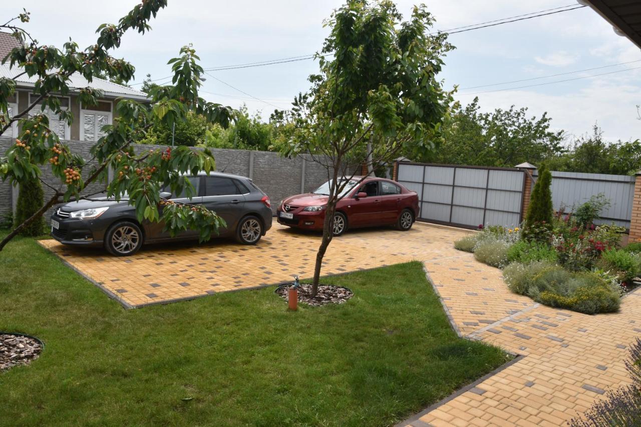 Три Кошки Otel Çornomorsk Dış mekan fotoğraf